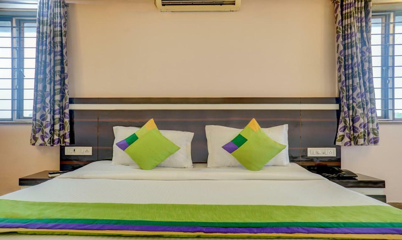 Mountview Resort & Spa Lonavala Esterno foto
